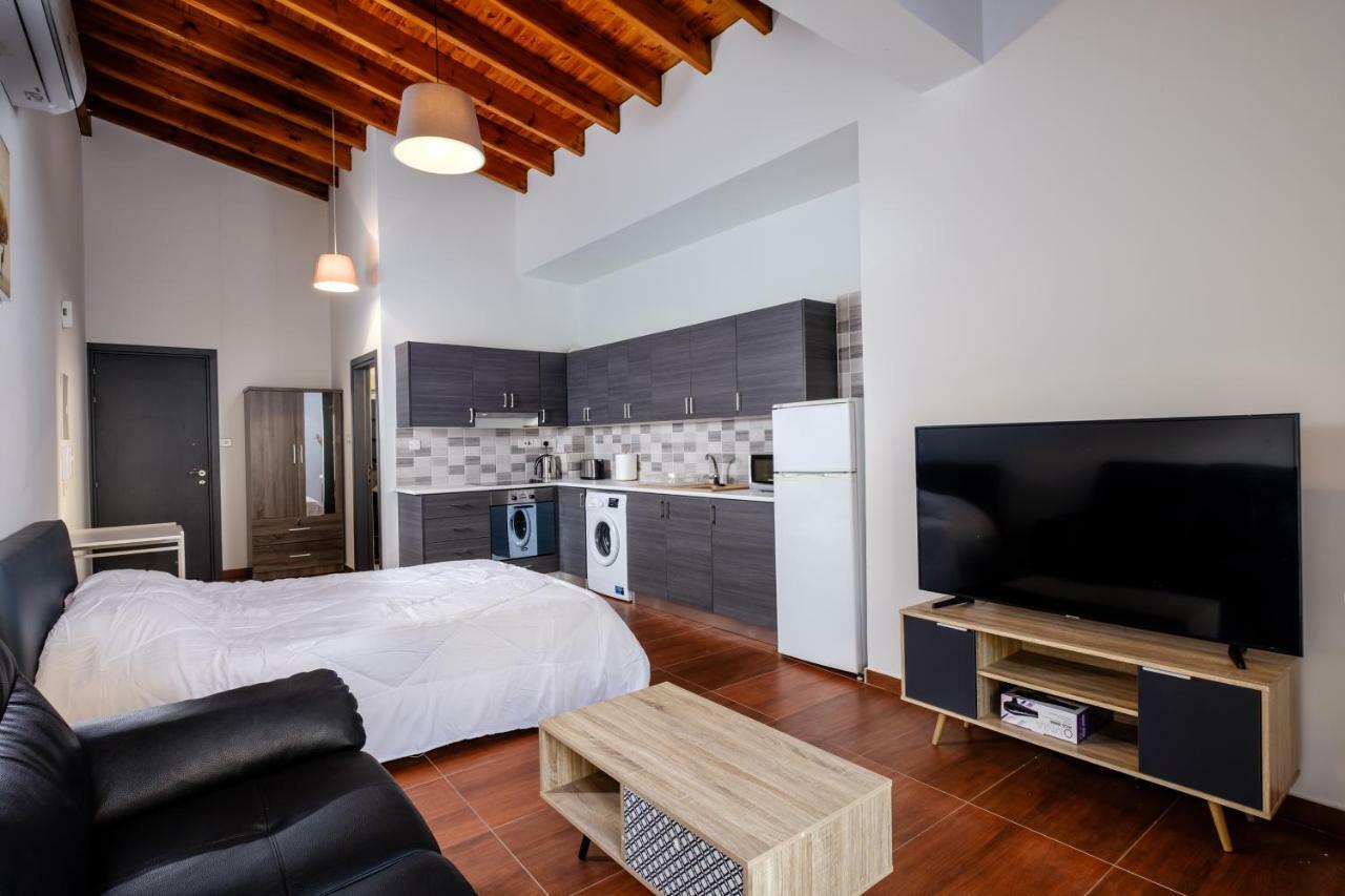 The Loft Studio Apartment Larnaca Exterior foto